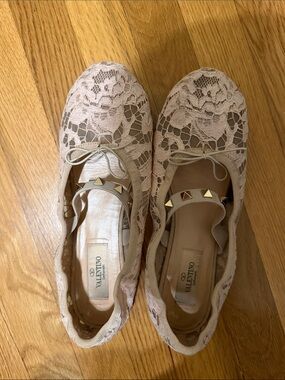 Valentino Light Beige/mauve Lace Ballet Flats with Gold Stud Strap